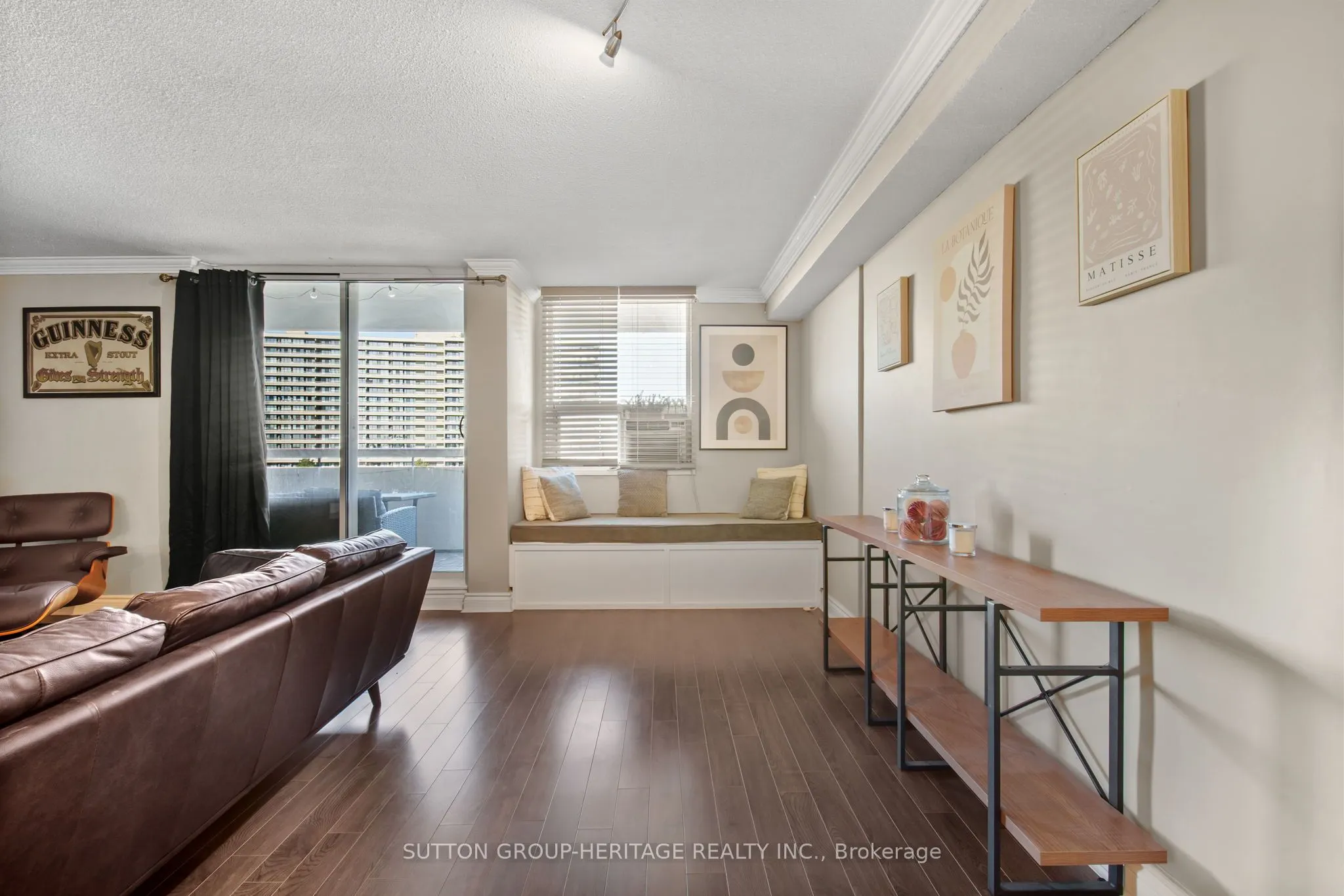 1 Royal Orchard Boulevard, #706