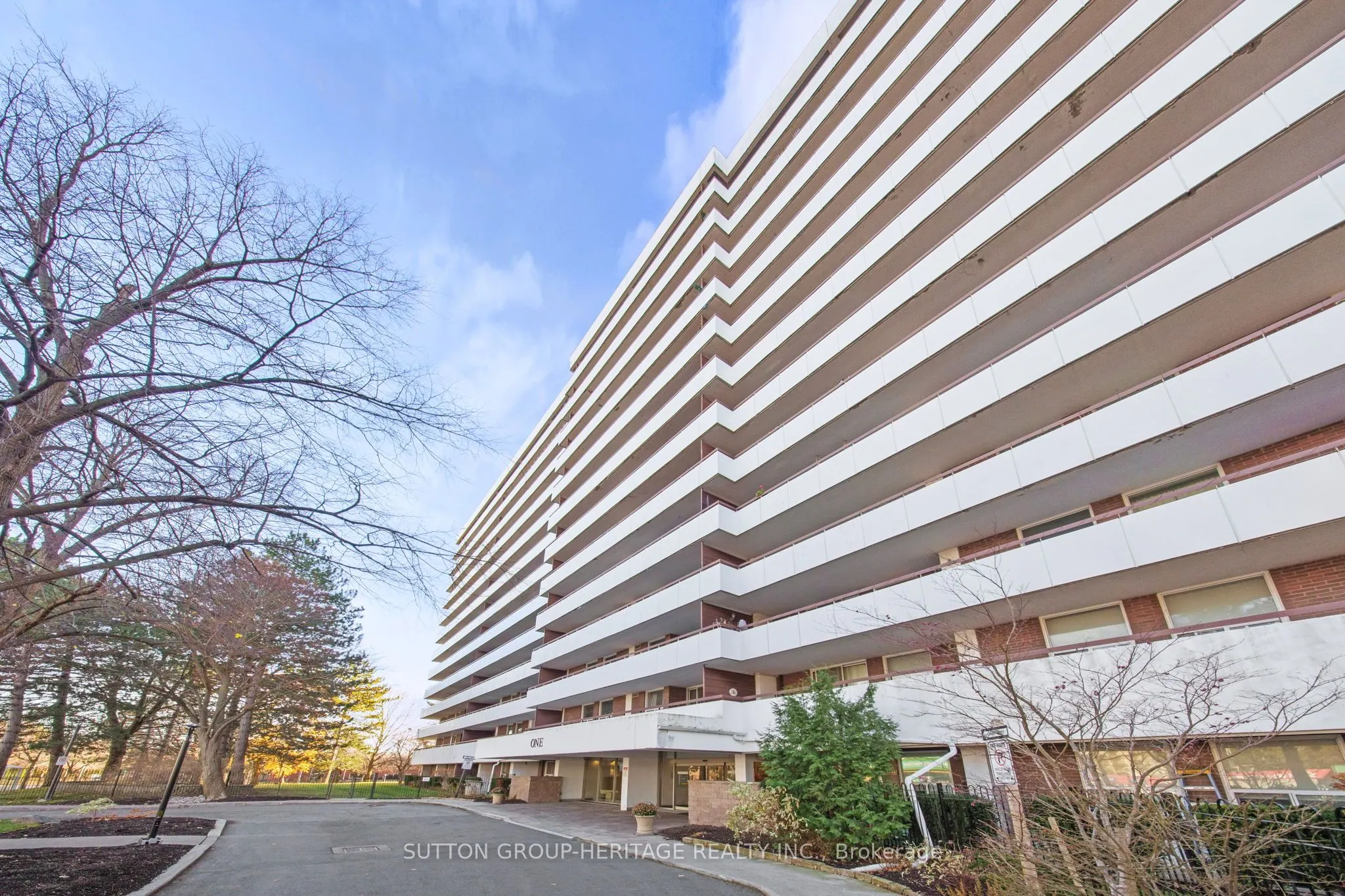 1 Royal Orchard Boulevard, #706