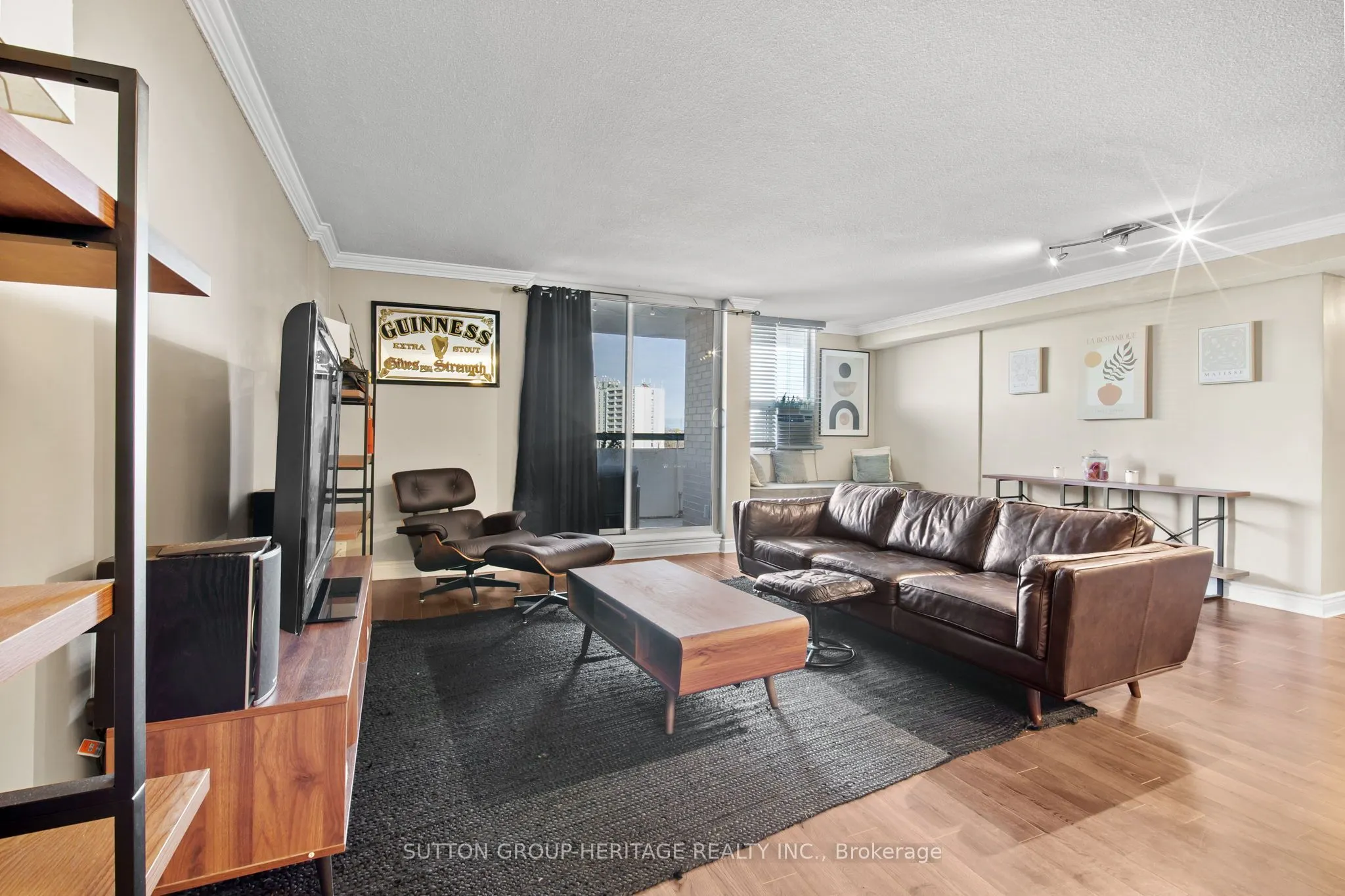 1 Royal Orchard Boulevard, #706