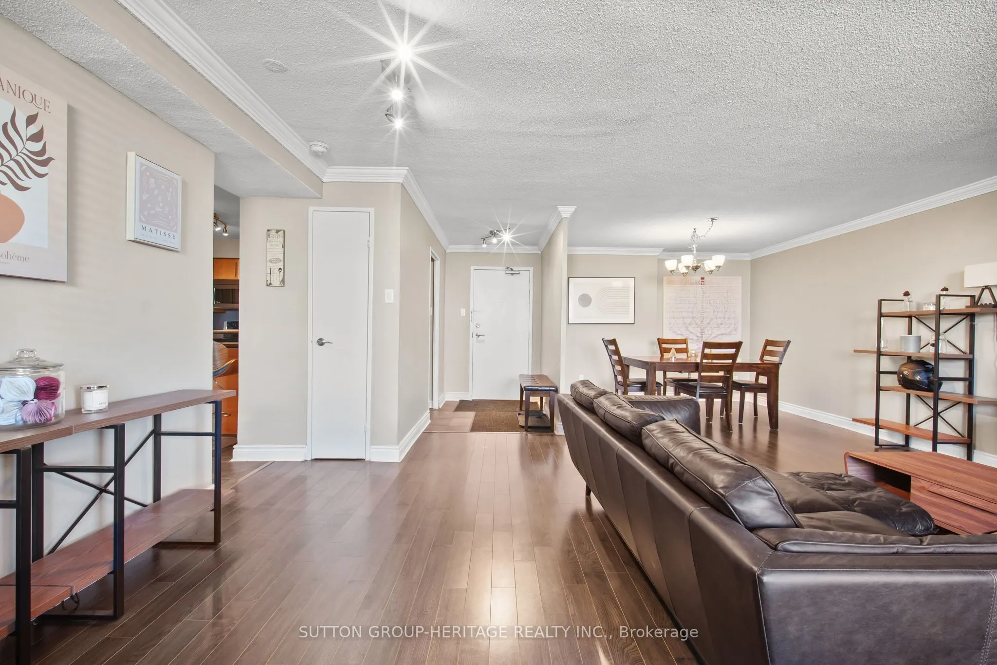 1 Royal Orchard Boulevard, #706
