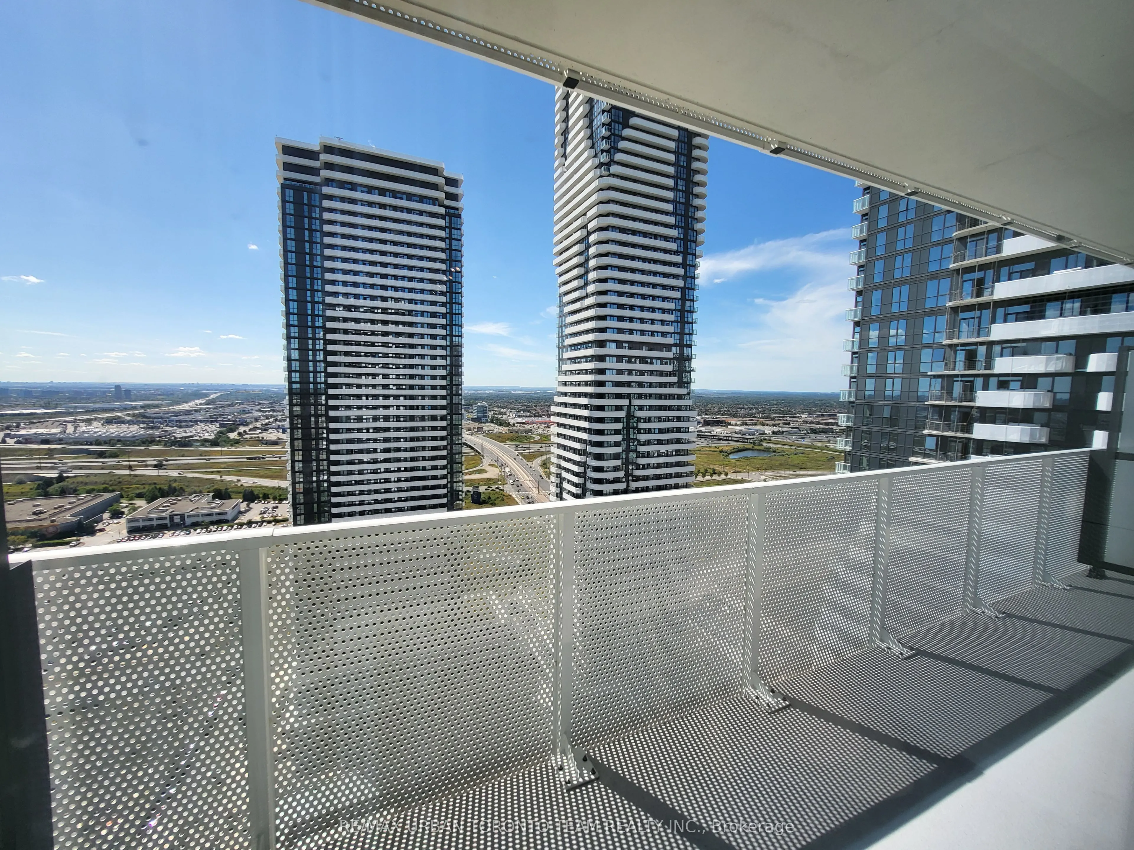 28 Interchange Way, #3516