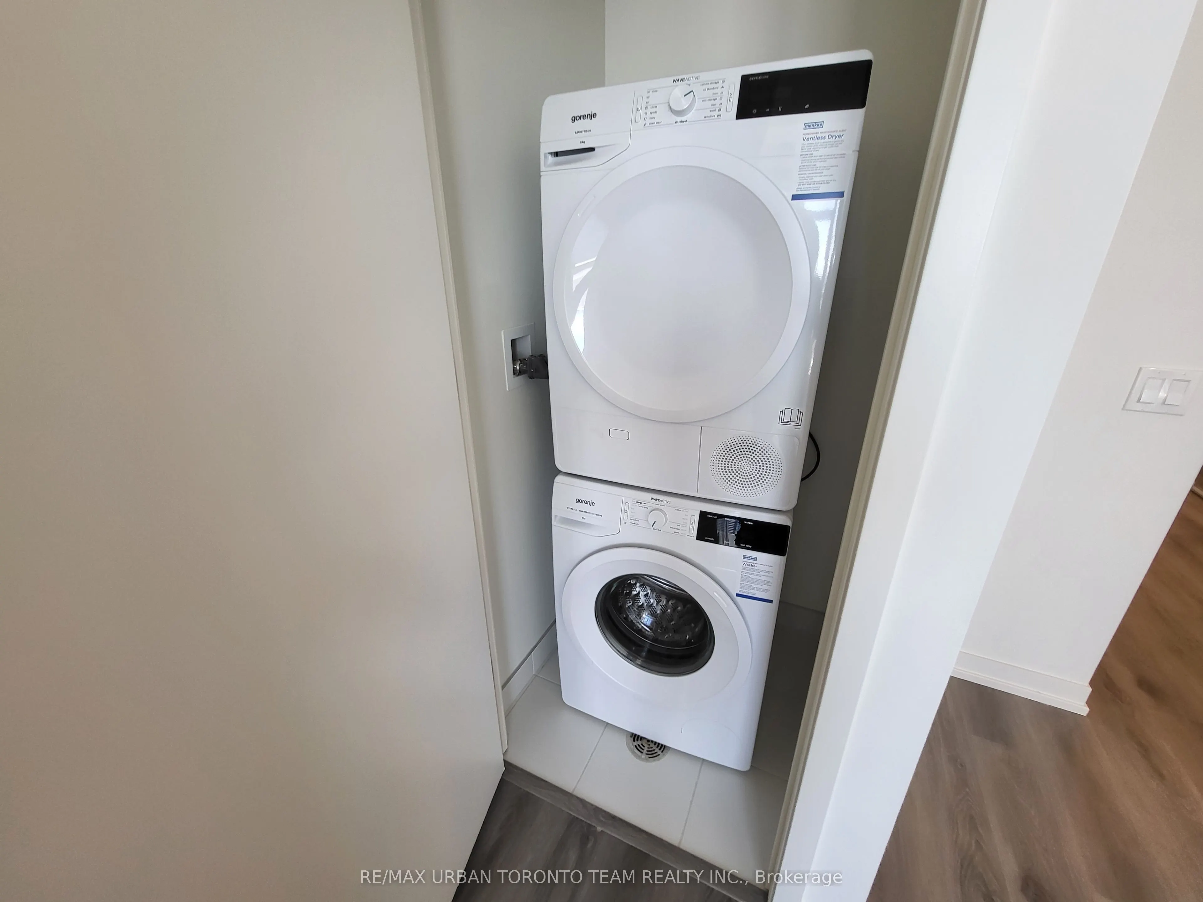 28 Interchange Way, #3516