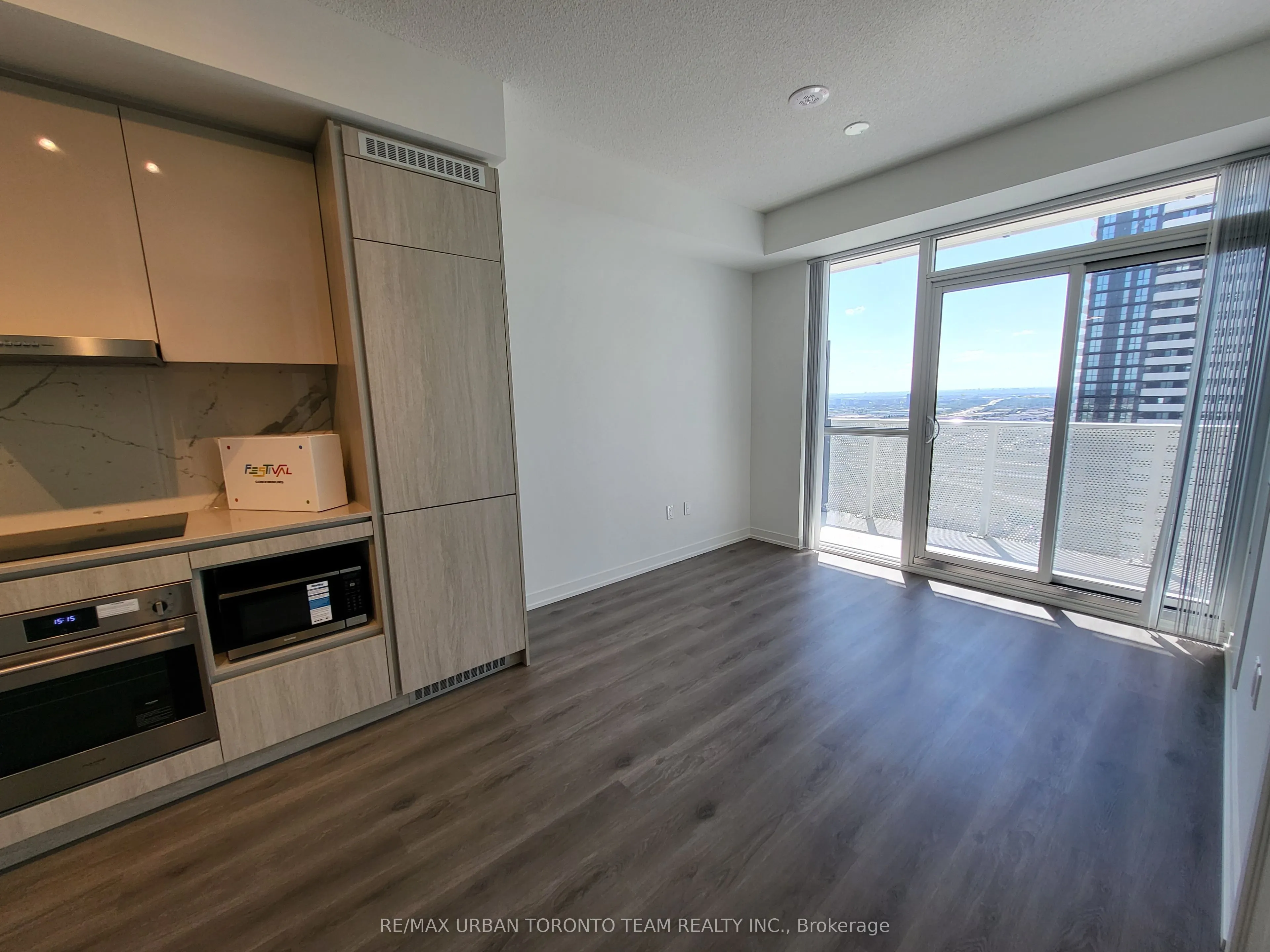 28 Interchange Way, #3516