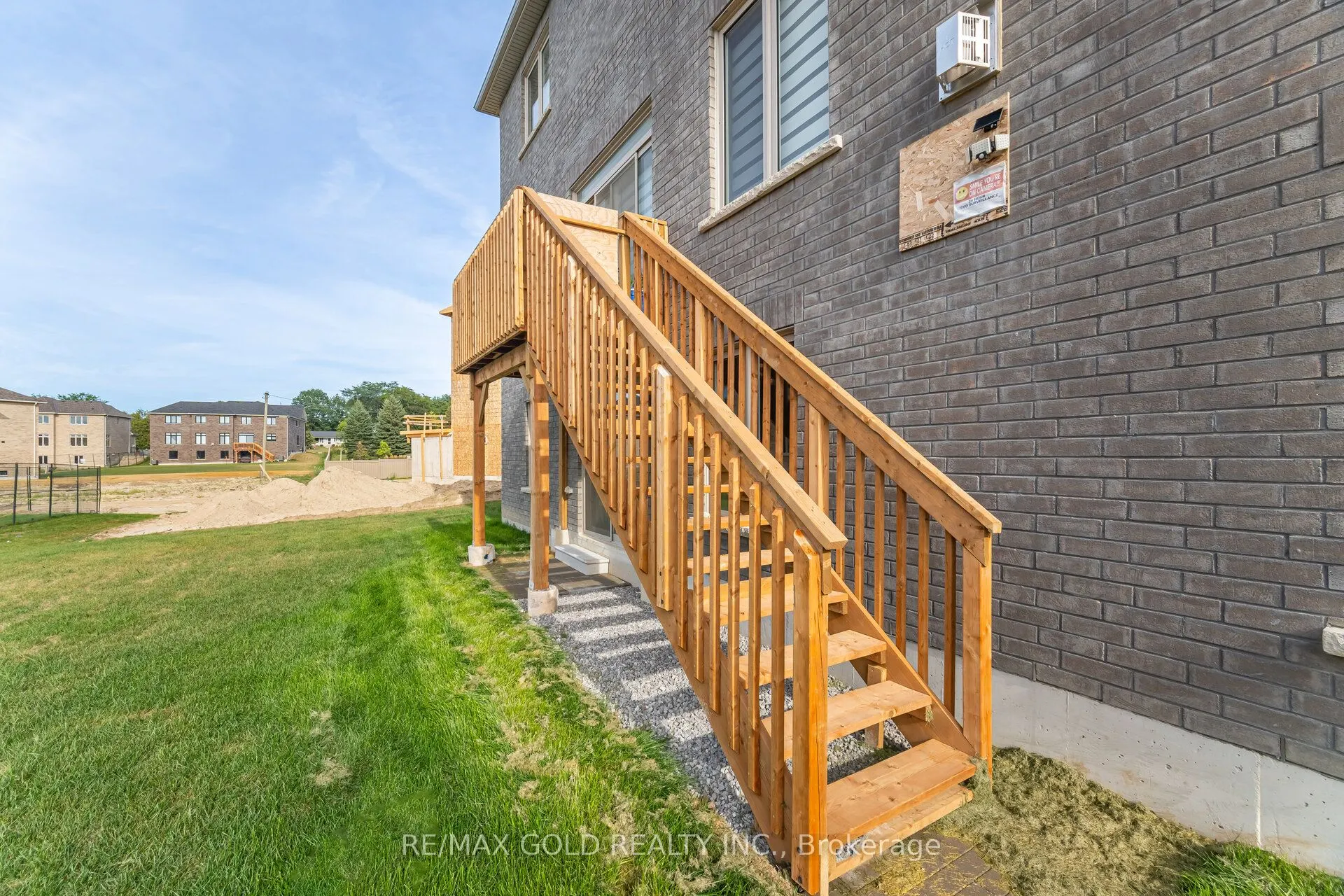 4 Elderberry Way