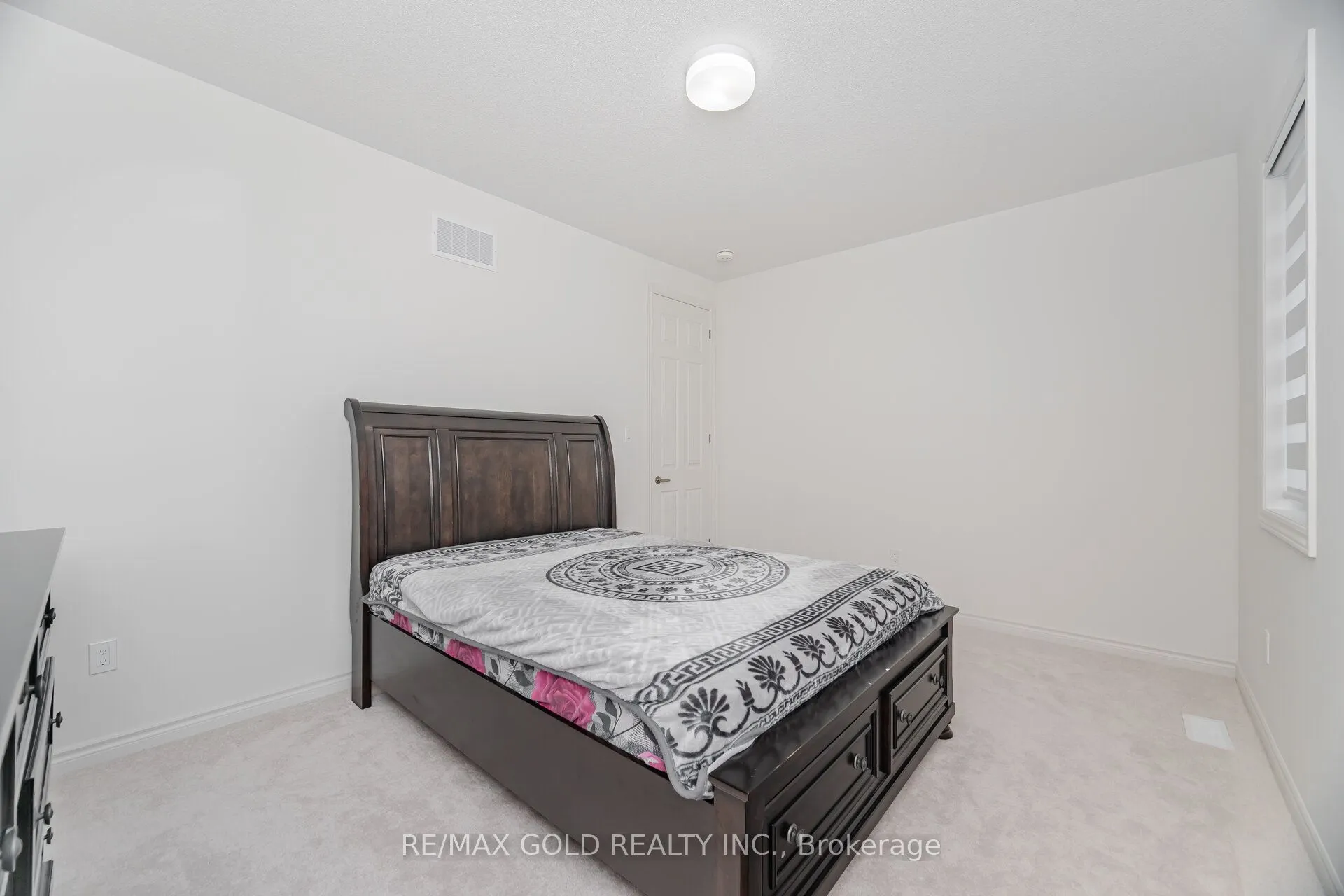 4 Elderberry Way
