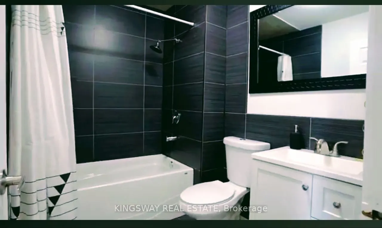 945 Vance Crescent, #1