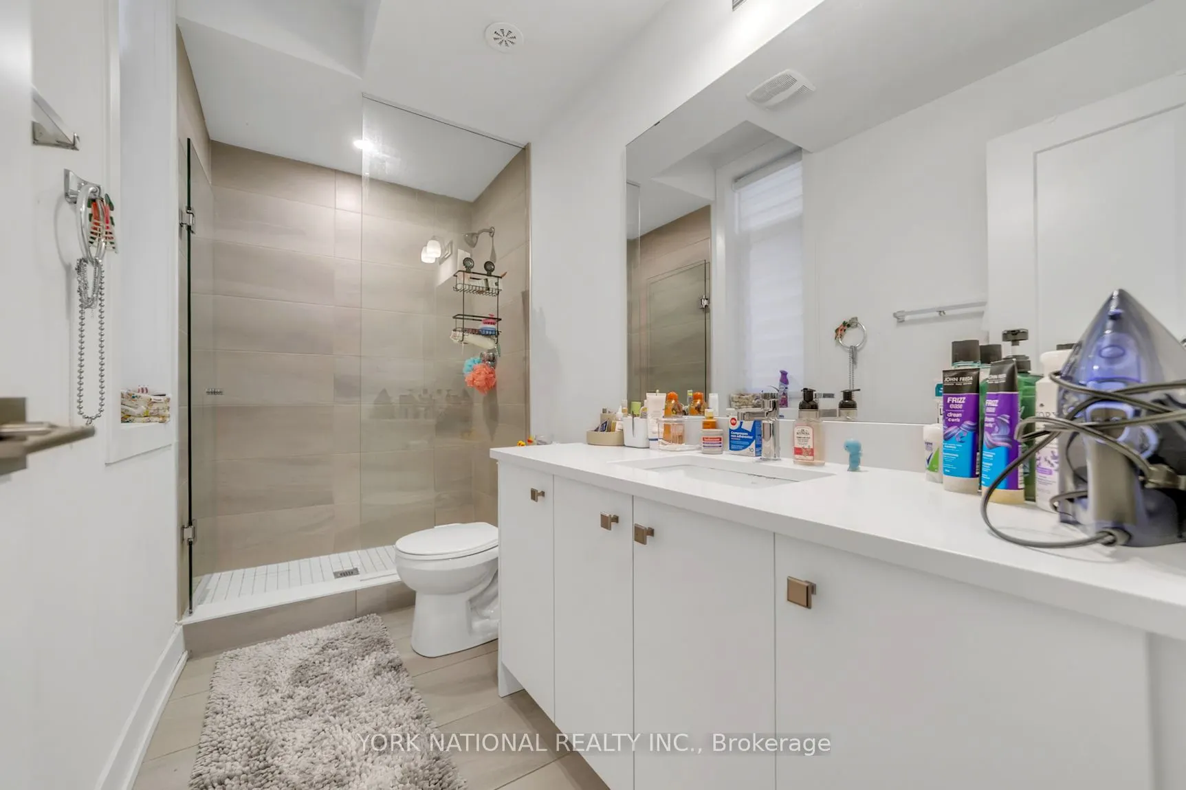 3 Bond Crescent, #10