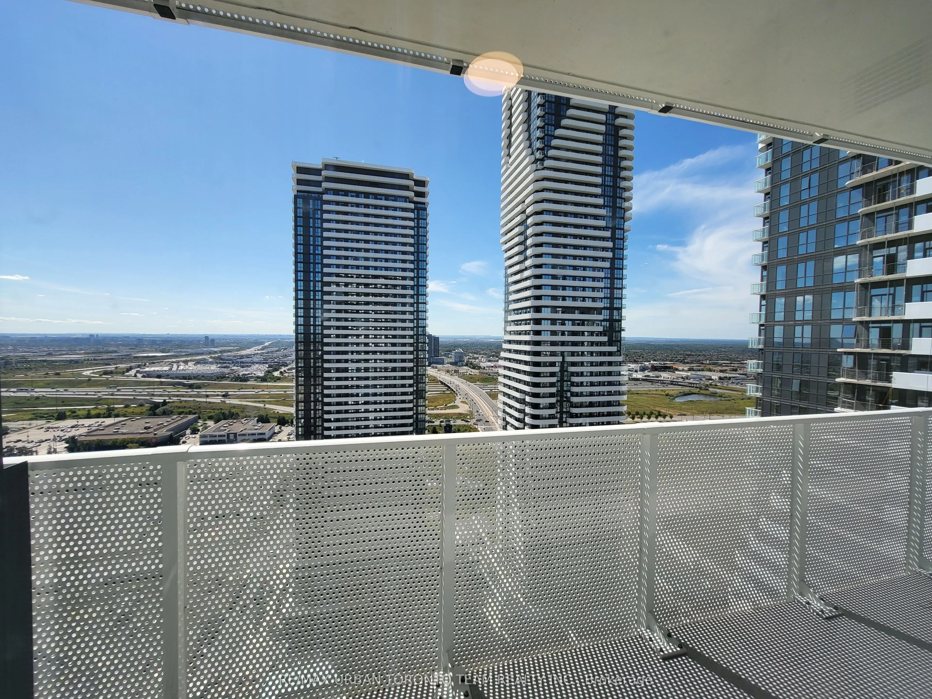 28 Interchange Way, #3601