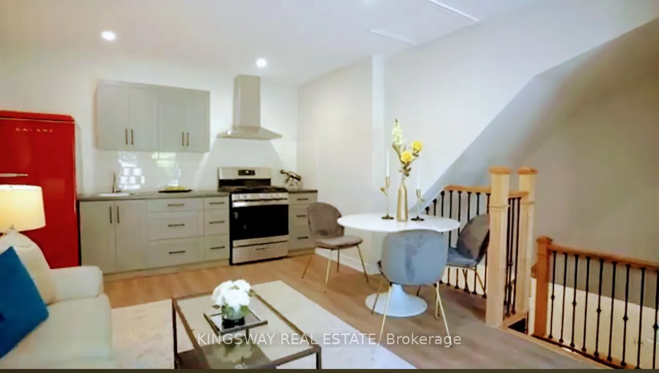 945 Vance Crescent, #2