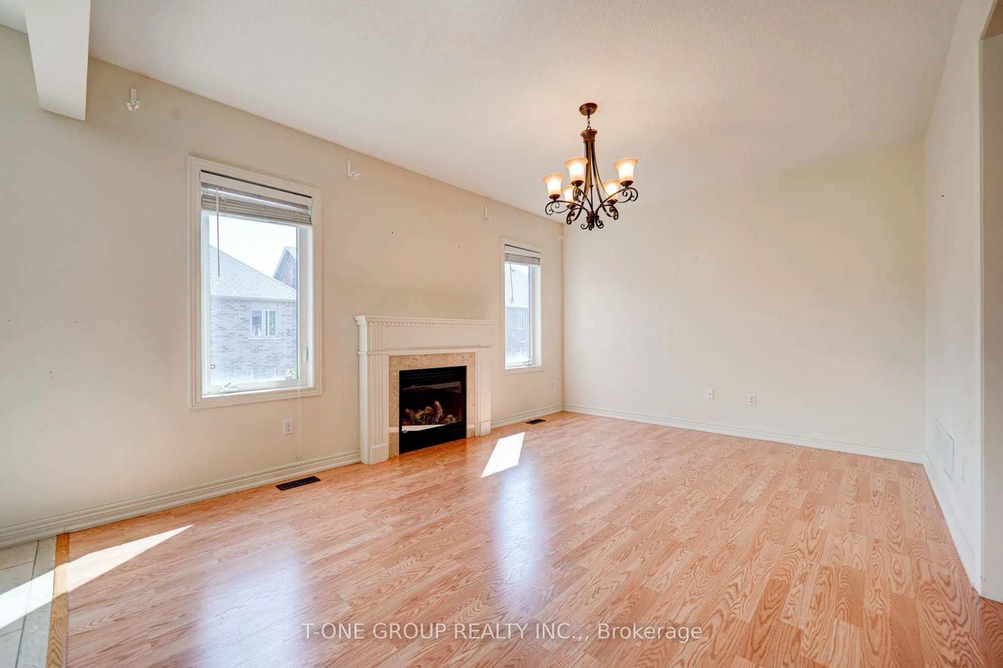 81 Estrella Crescent