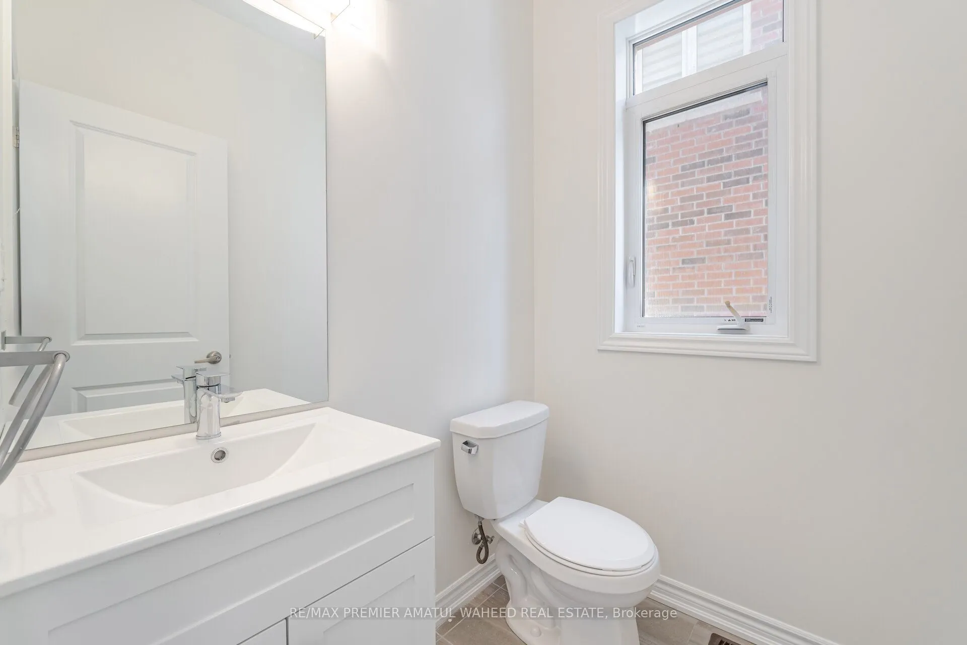 17 Ferragine Crescent