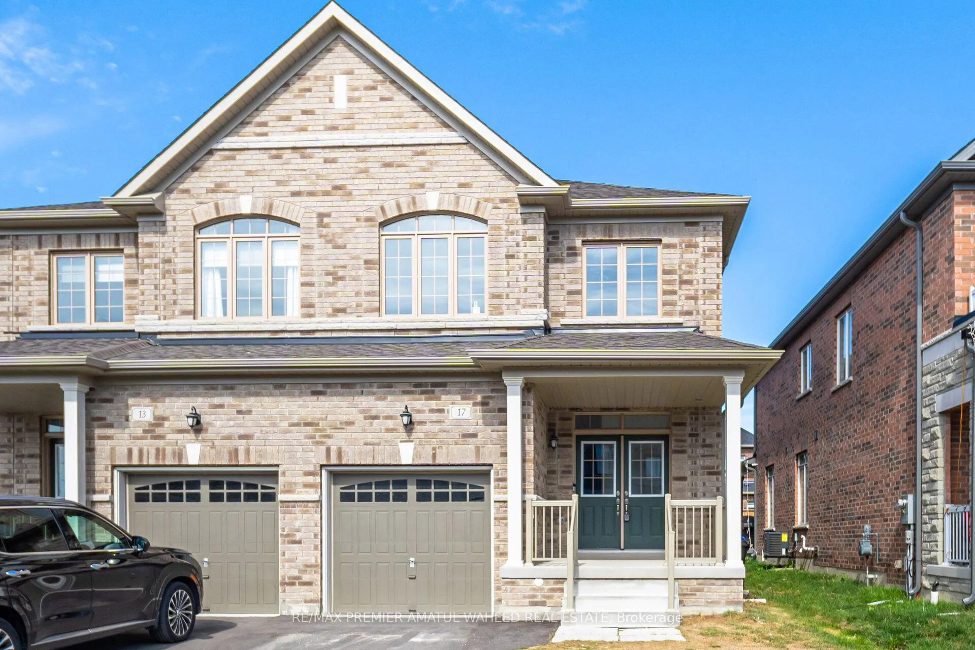 17 Ferragine Crescent