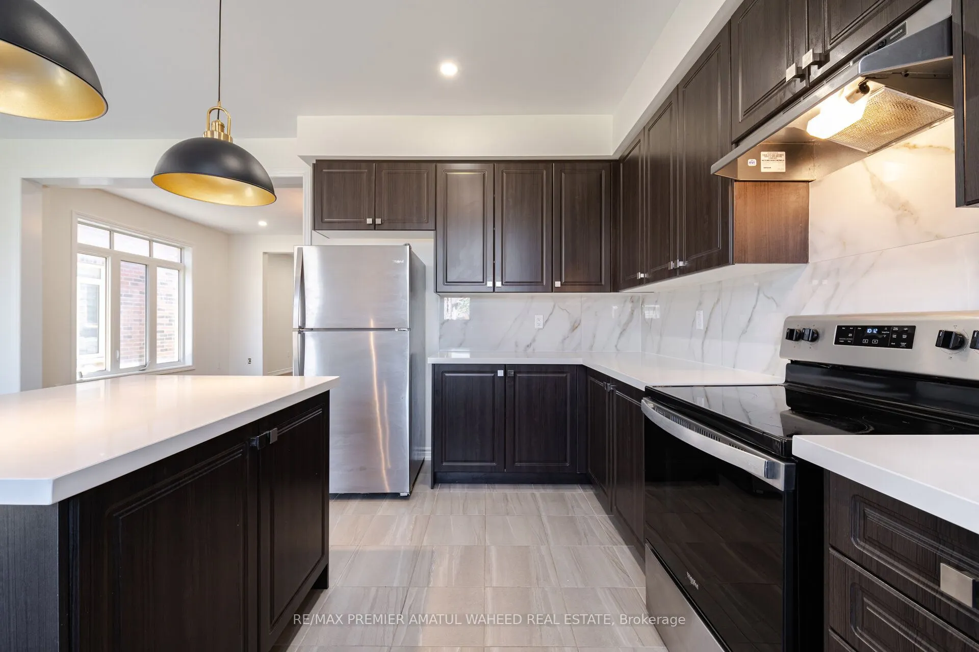 17 Ferragine Crescent