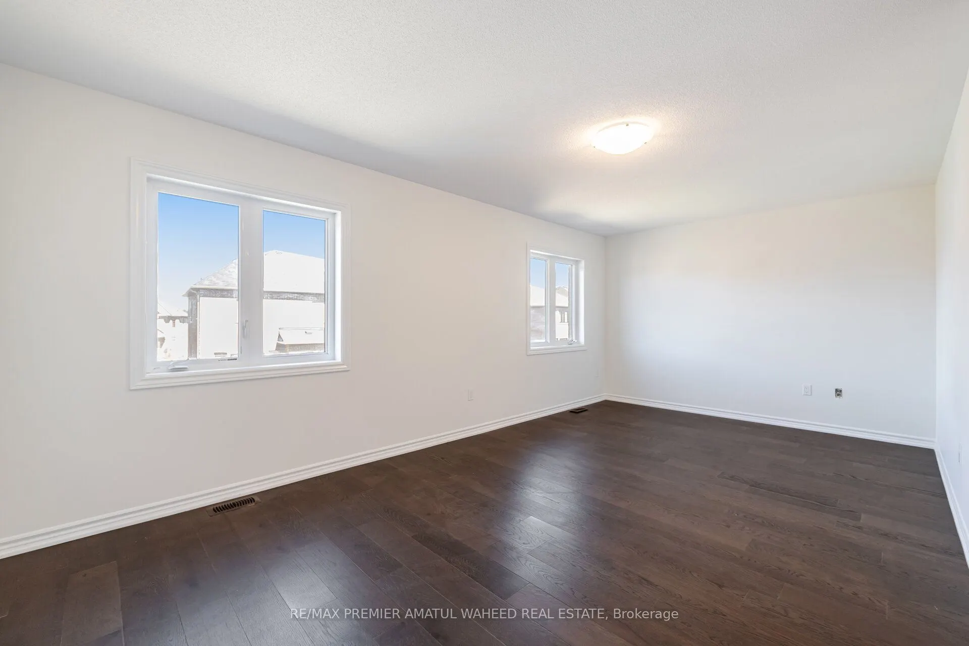 17 Ferragine Crescent