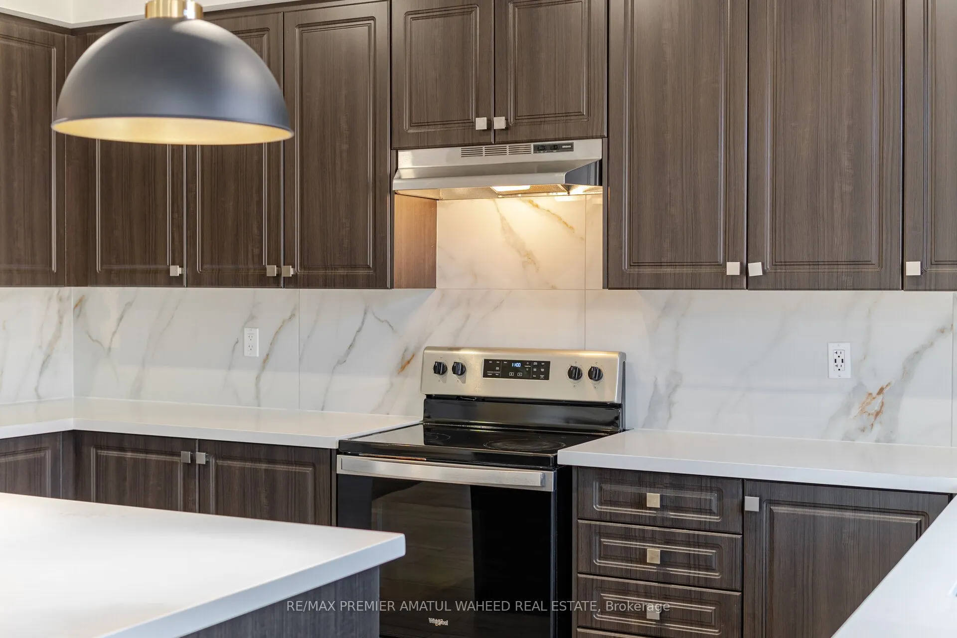 17 Ferragine Crescent