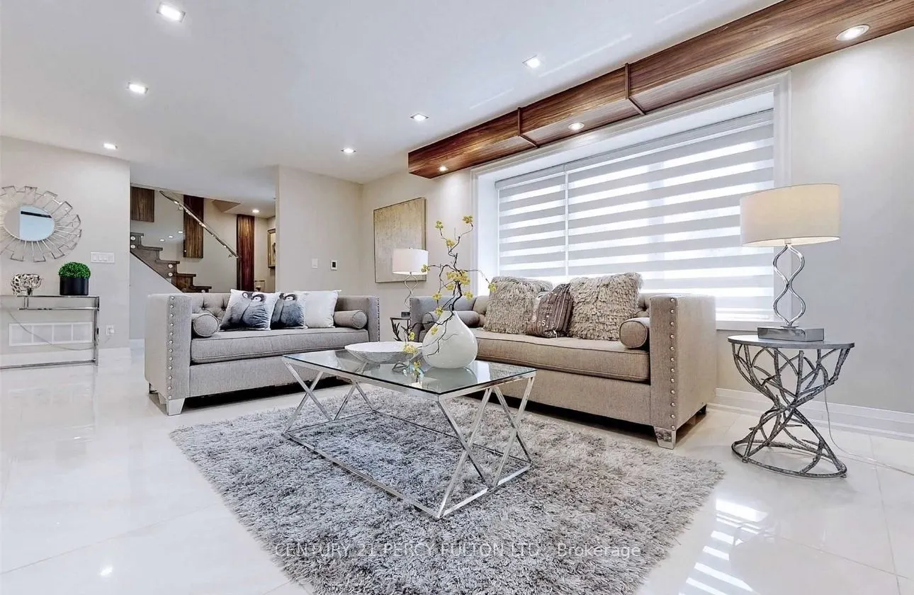 64 Royal Orchard Boulevard, #Main