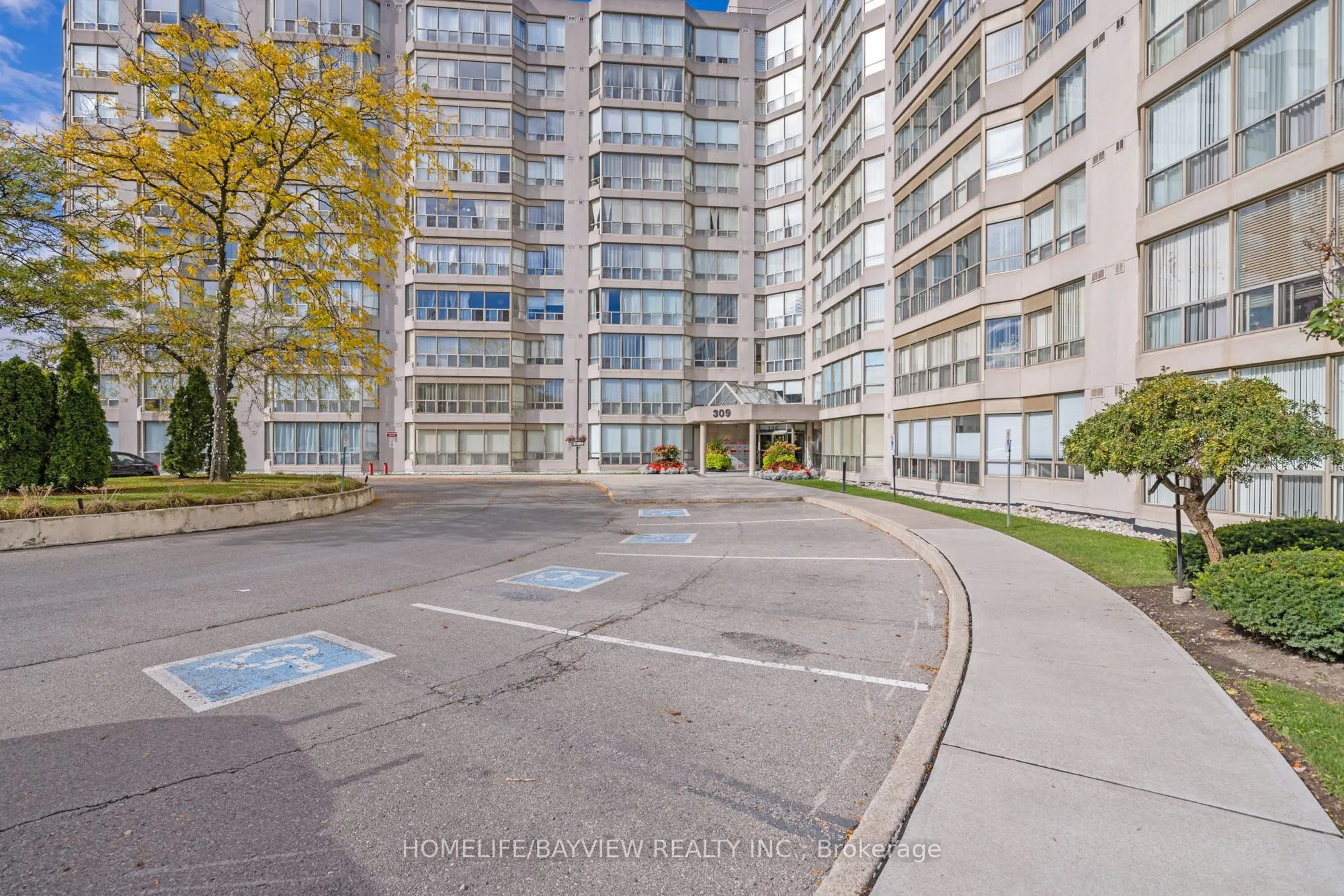 309 Major Mackenzie Drive E, #1013