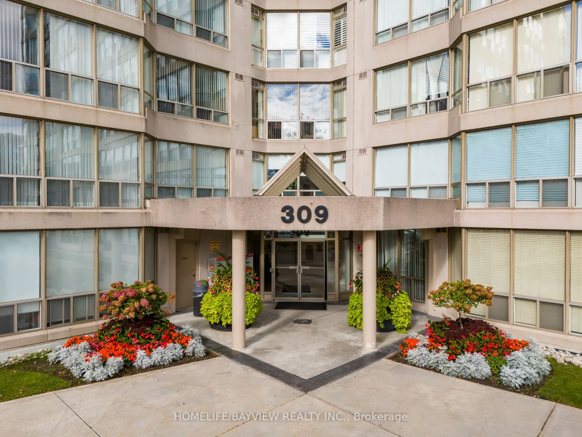 309 Major Mackenzie Drive E, #1013