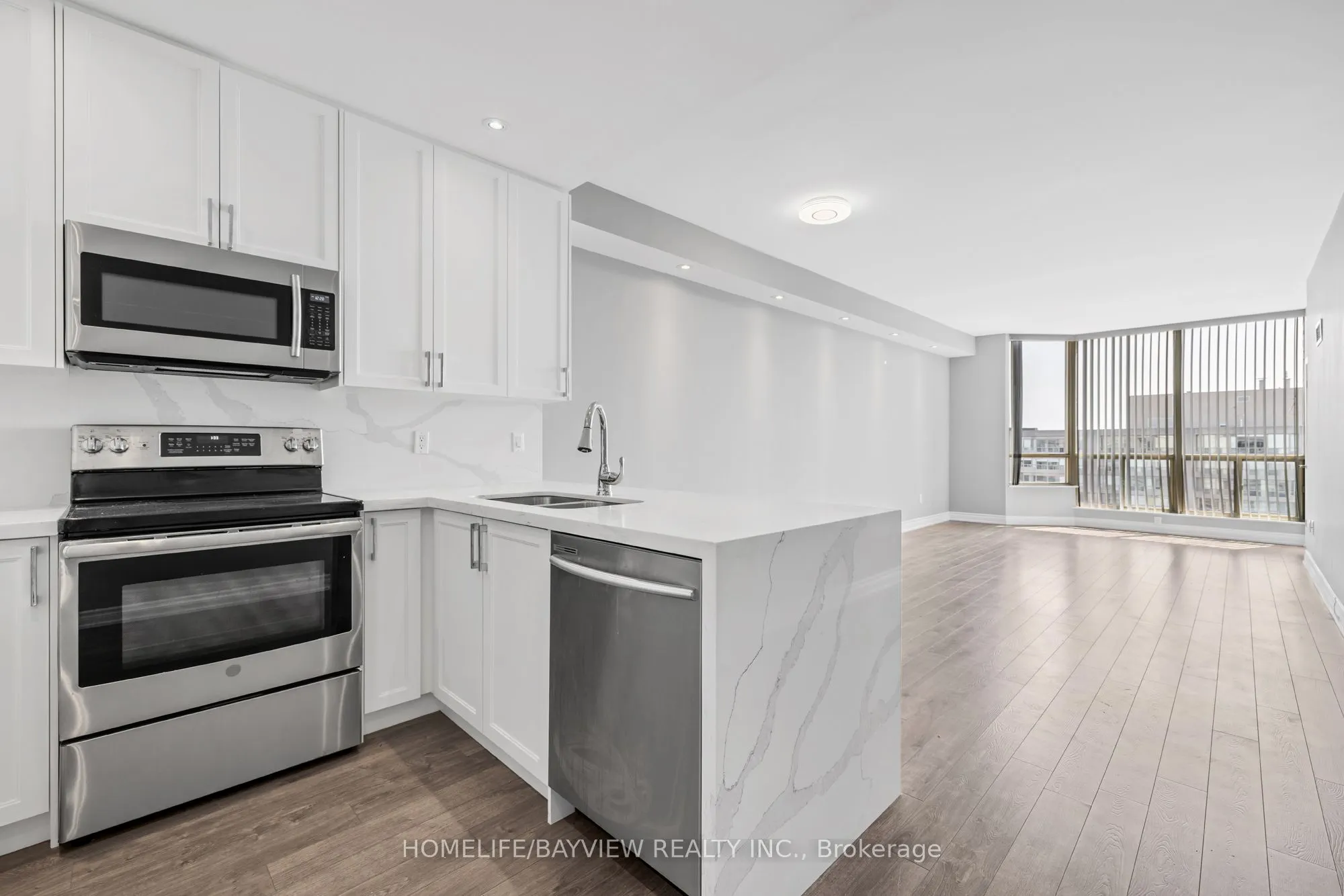 309 Major Mackenzie Drive E, #1013