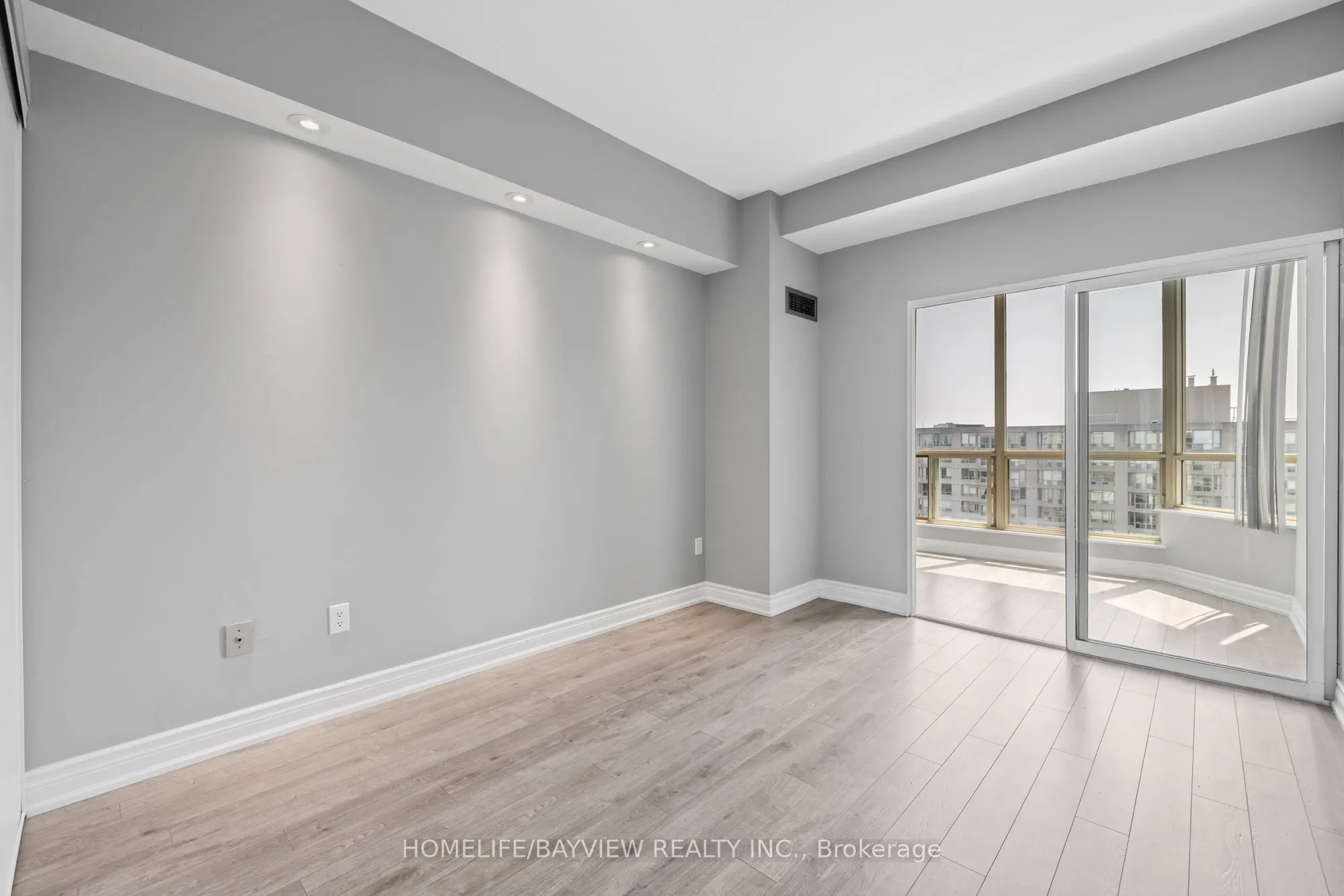 309 Major Mackenzie Drive E, #1013