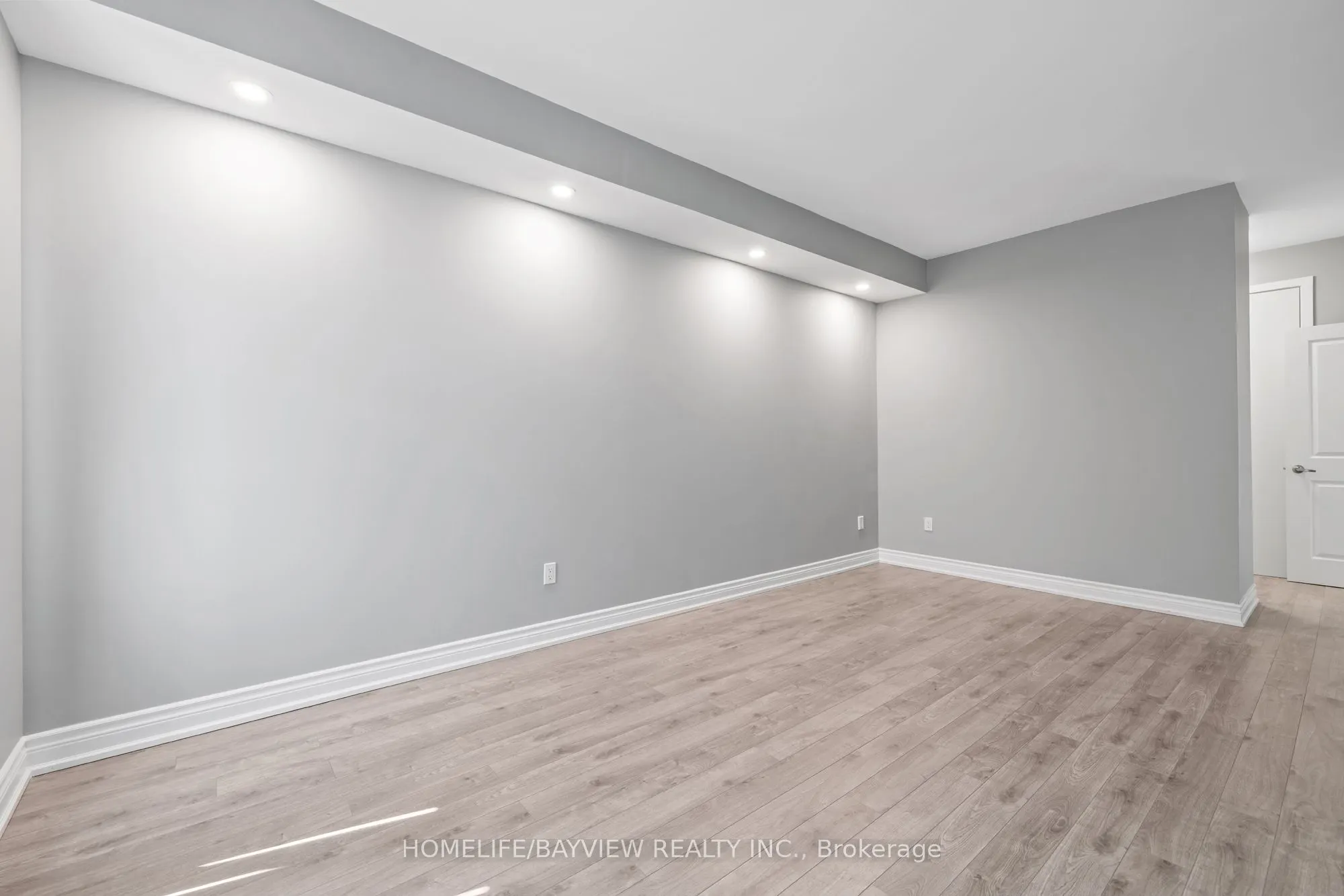 309 Major Mackenzie Drive E, #1013