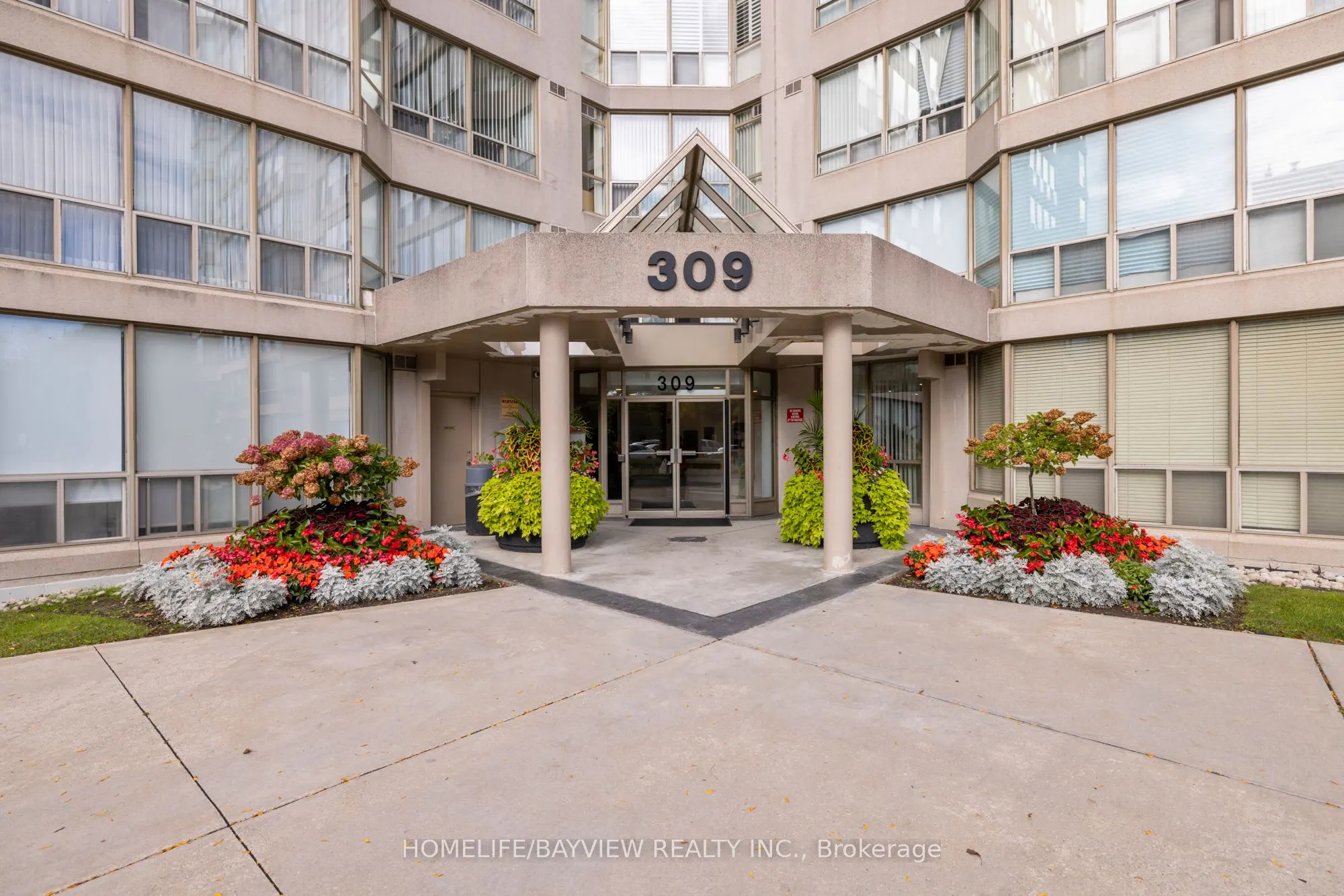 309 Major Mackenzie Drive E, #1013