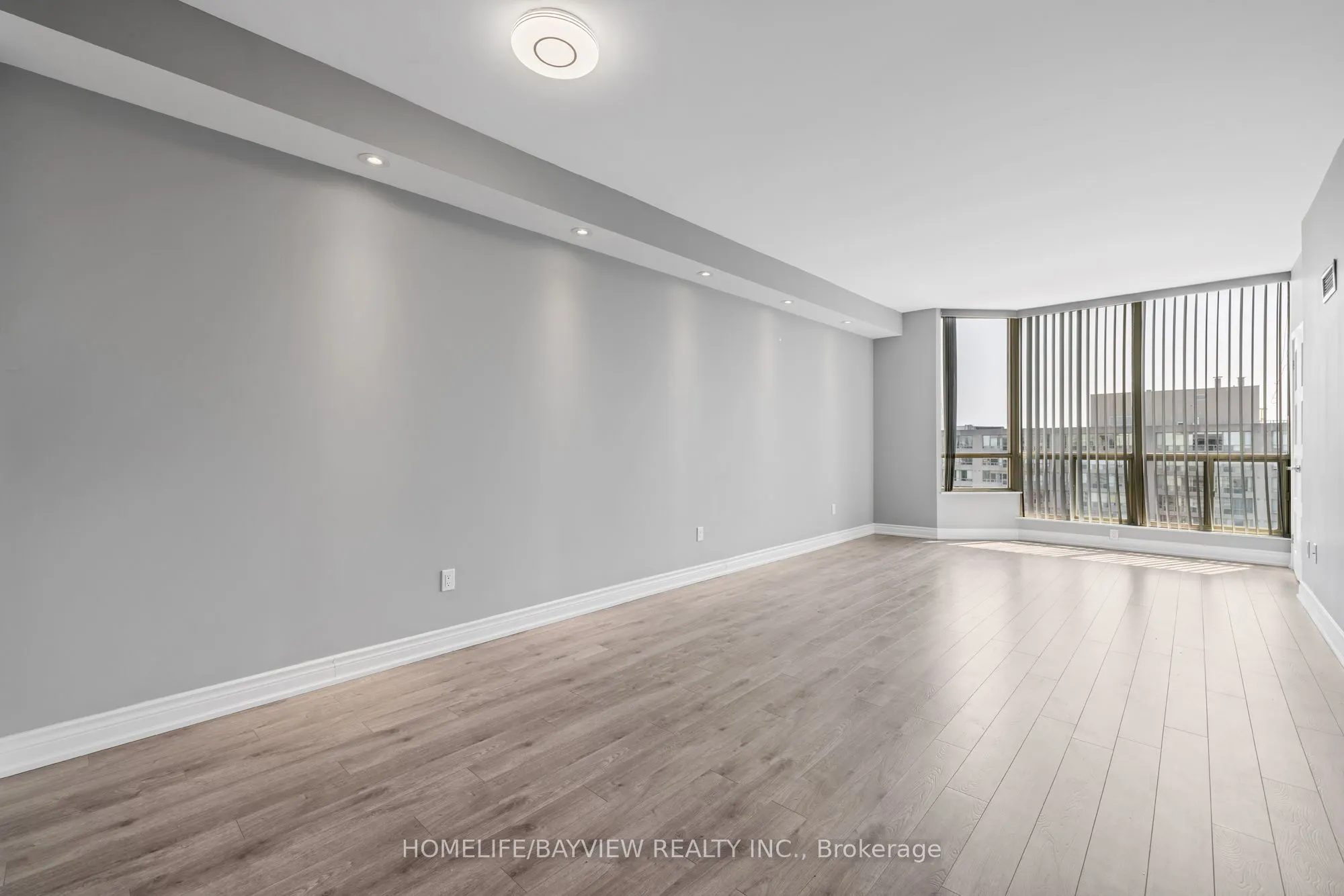 309 Major Mackenzie Drive E, #1013