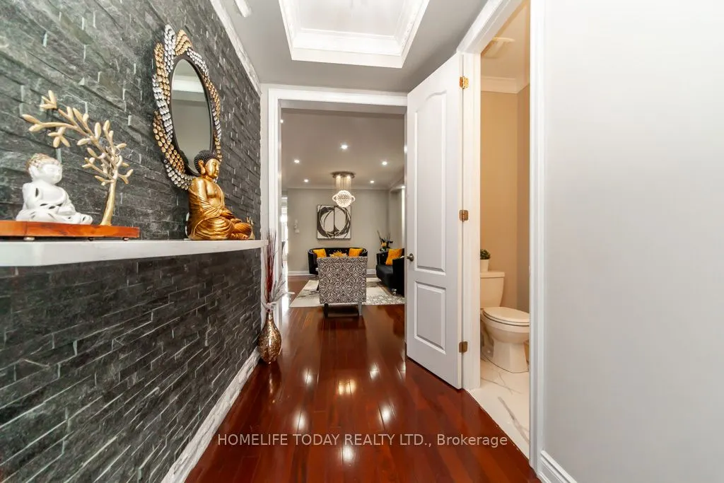 238 Wardlaw Place