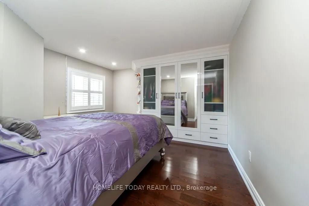 238 Wardlaw Place
