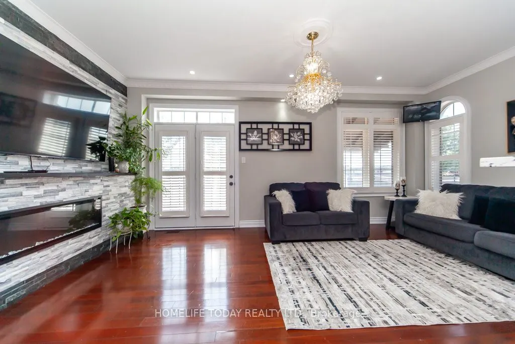 238 Wardlaw Place