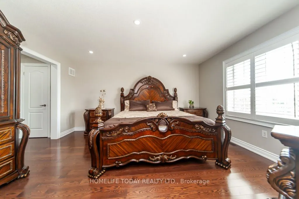 238 Wardlaw Place