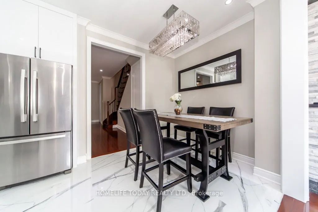 238 Wardlaw Place