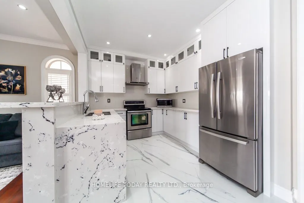 238 Wardlaw Place