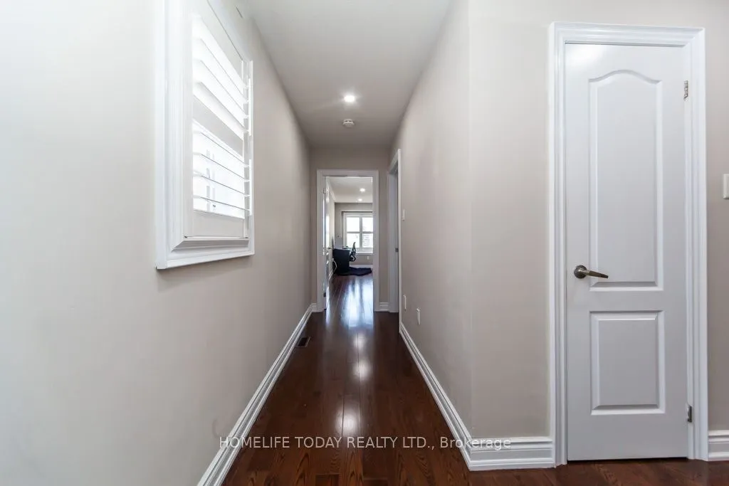 238 Wardlaw Place