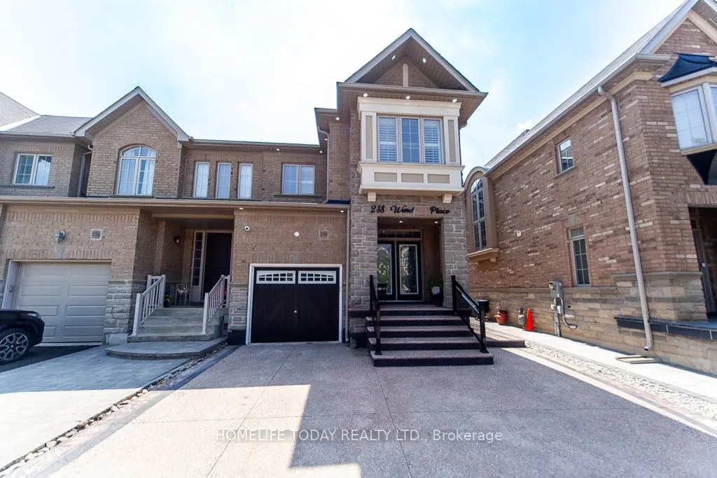 238 Wardlaw Place