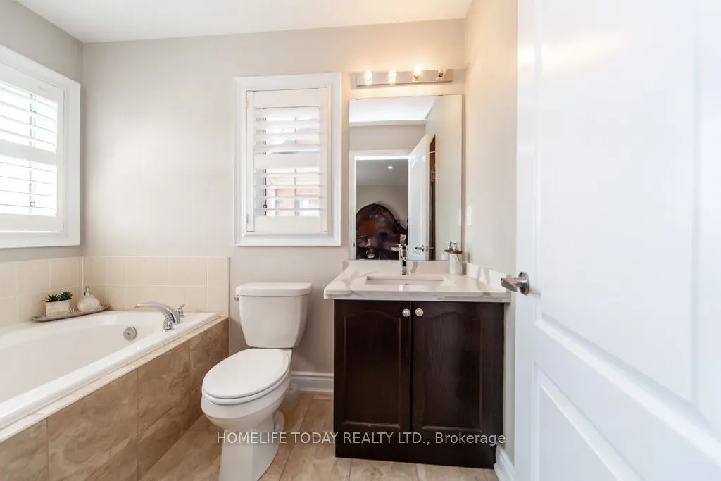 238 Wardlaw Place