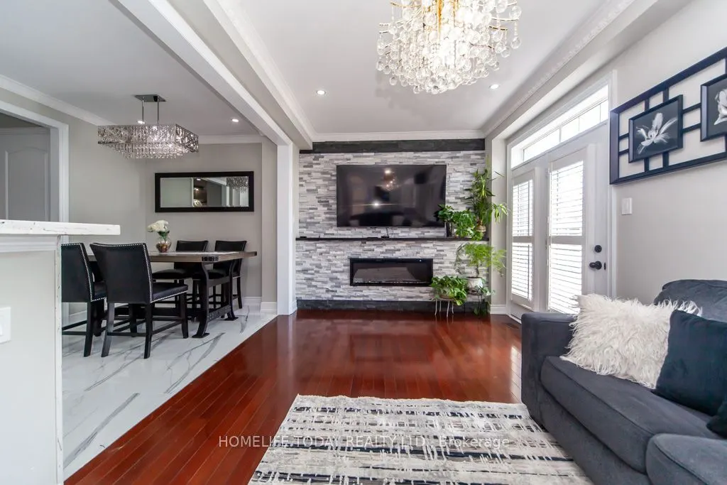 238 Wardlaw Place
