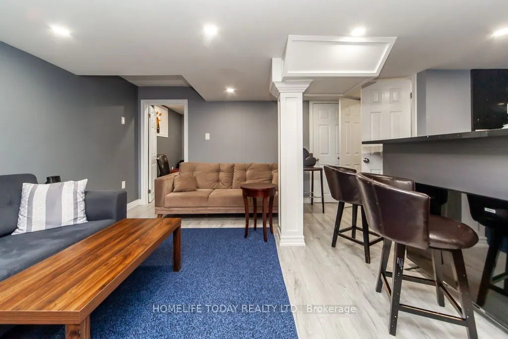 238 Wardlaw Place