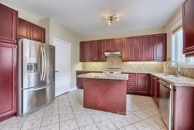 73 Adastra Crescent