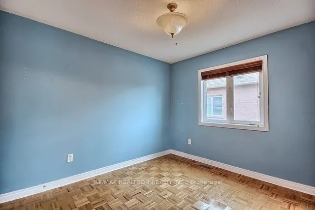 73 Adastra Crescent