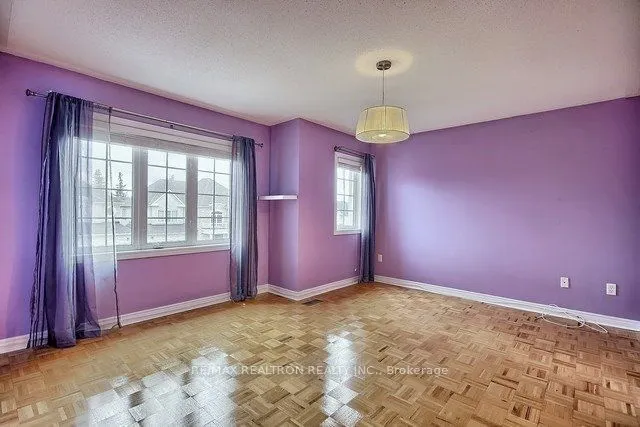 73 Adastra Crescent