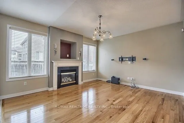 73 Adastra Crescent