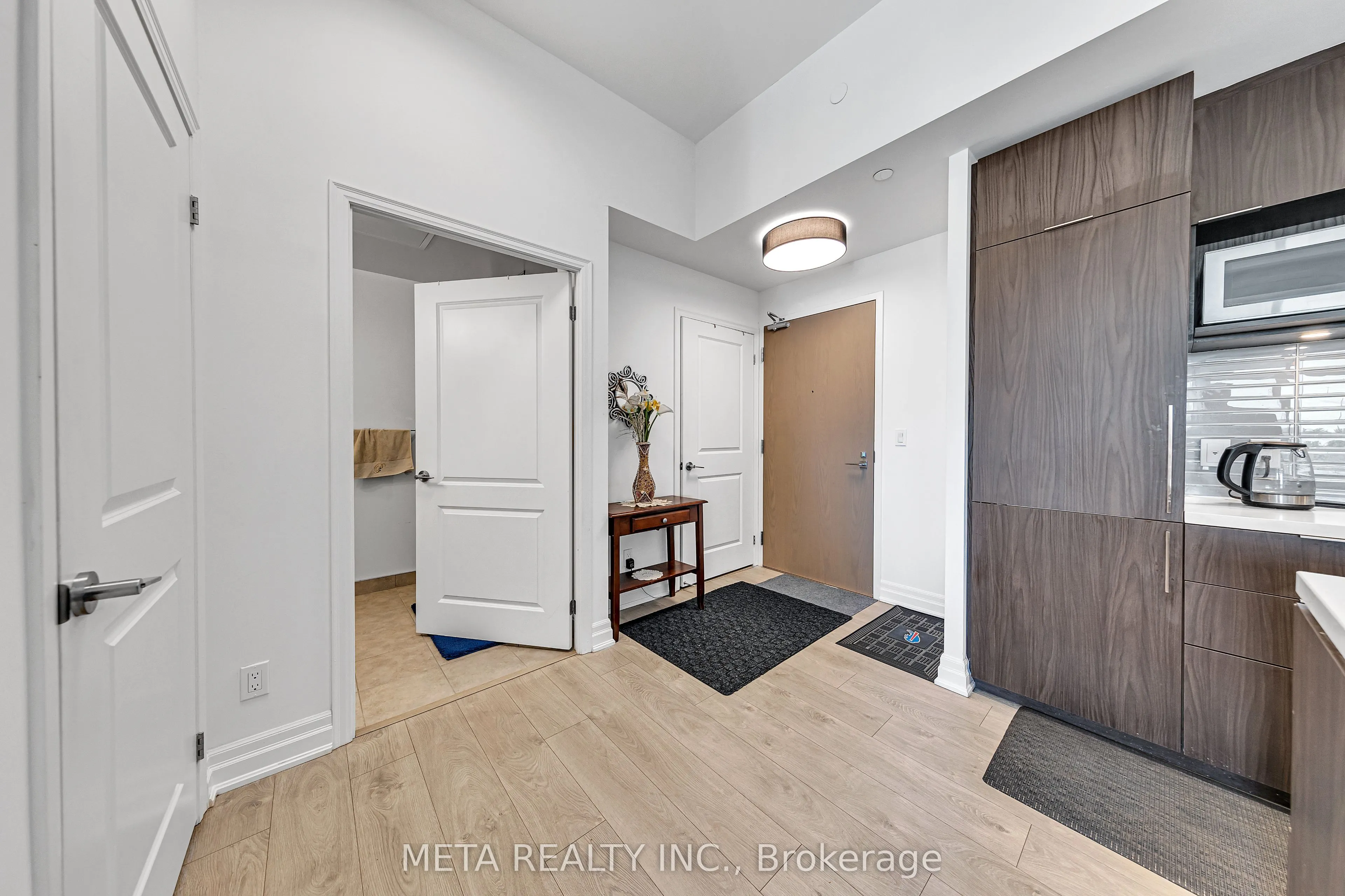 8 Rouge Valley Drive W, #408