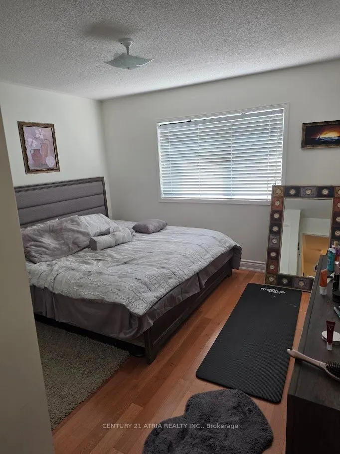 25 Long Point Drive E