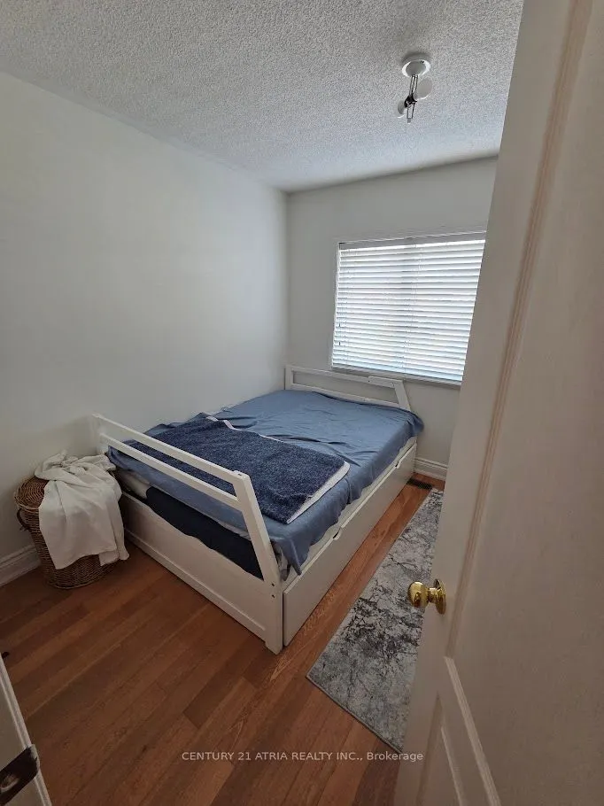 25 Long Point Drive E