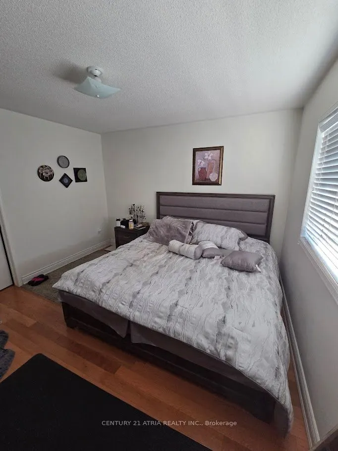 25 Long Point Drive E