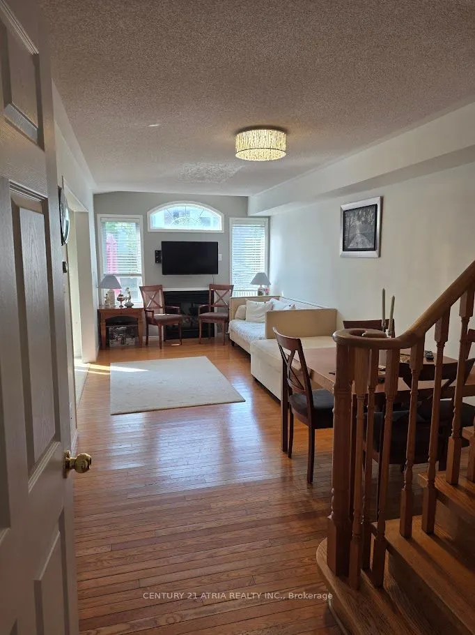 25 Long Point Drive E