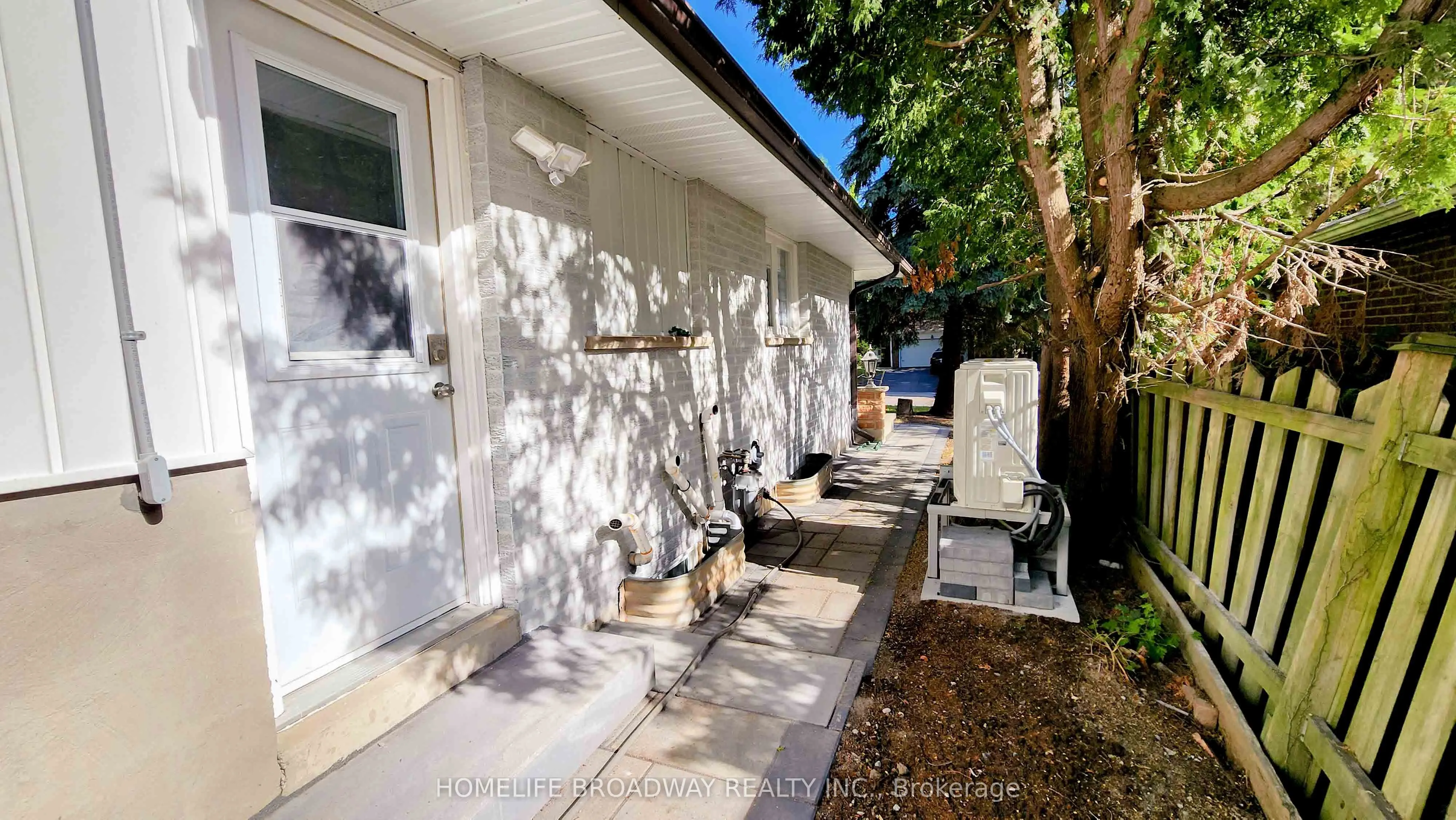 23 Southdale Drive