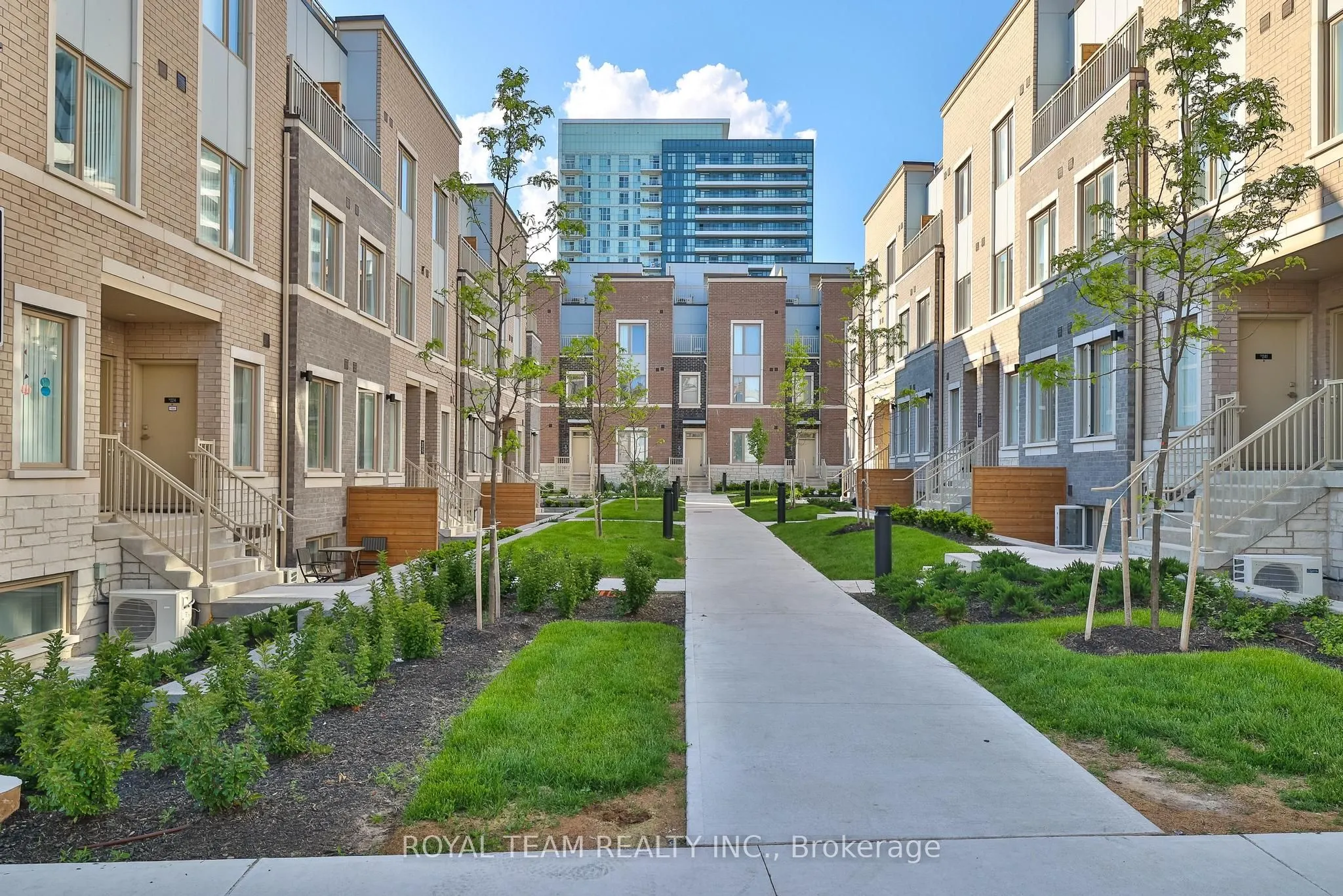 131 Honeycrisp Crescent, #224