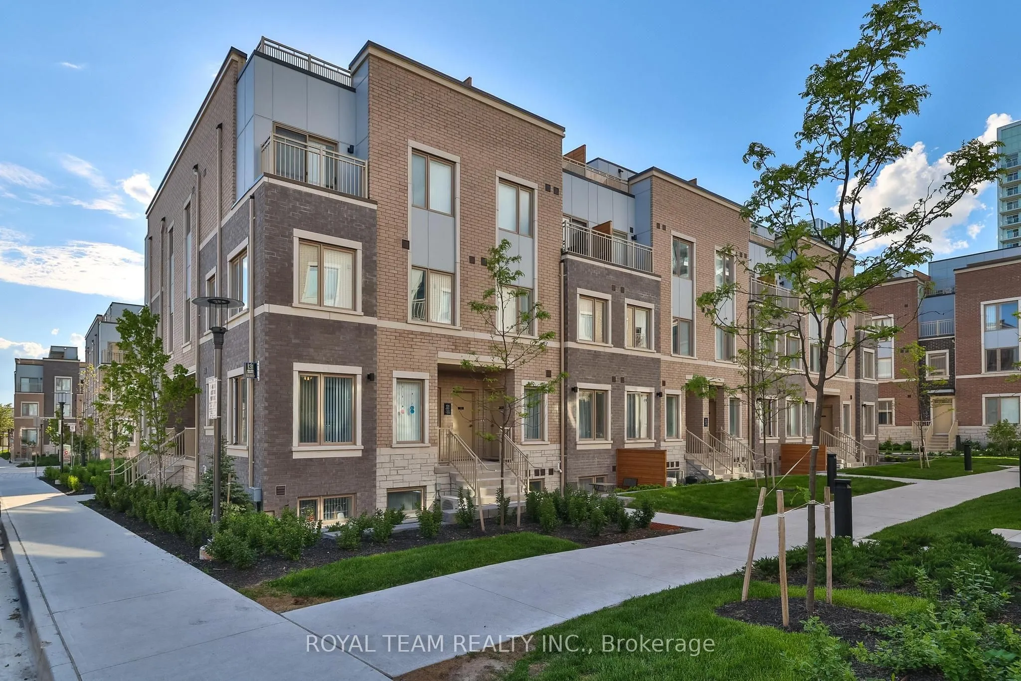 131 Honeycrisp Crescent, #224